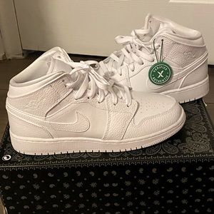 Nike air Jordan high top sneakers, size 7y